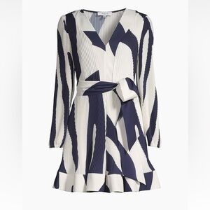 MILLY Liv Printed Belted Pleated Long Sleeve Dress size 6 NWT